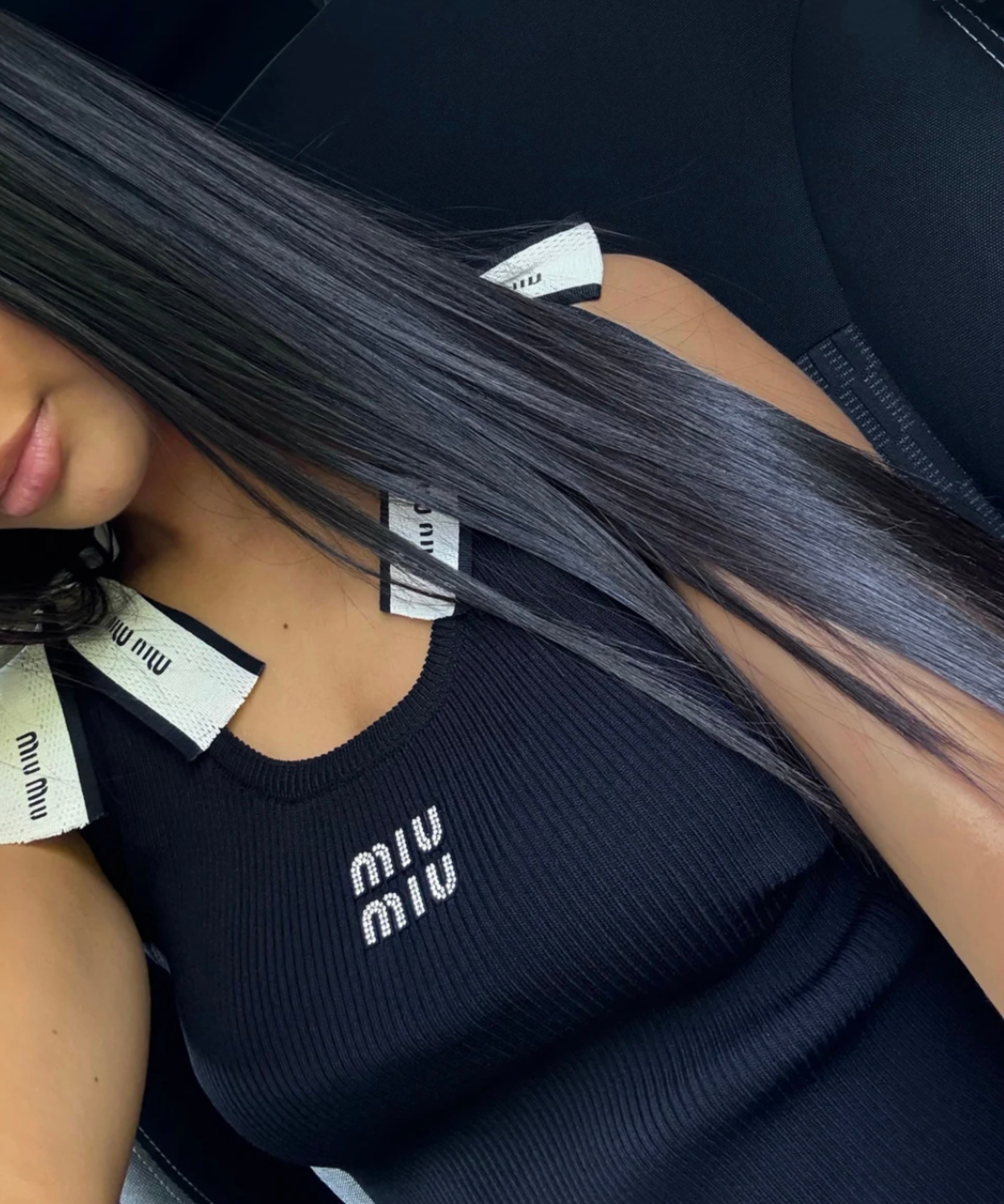 TOP MIU MIU NOIR AVEC NOEUD