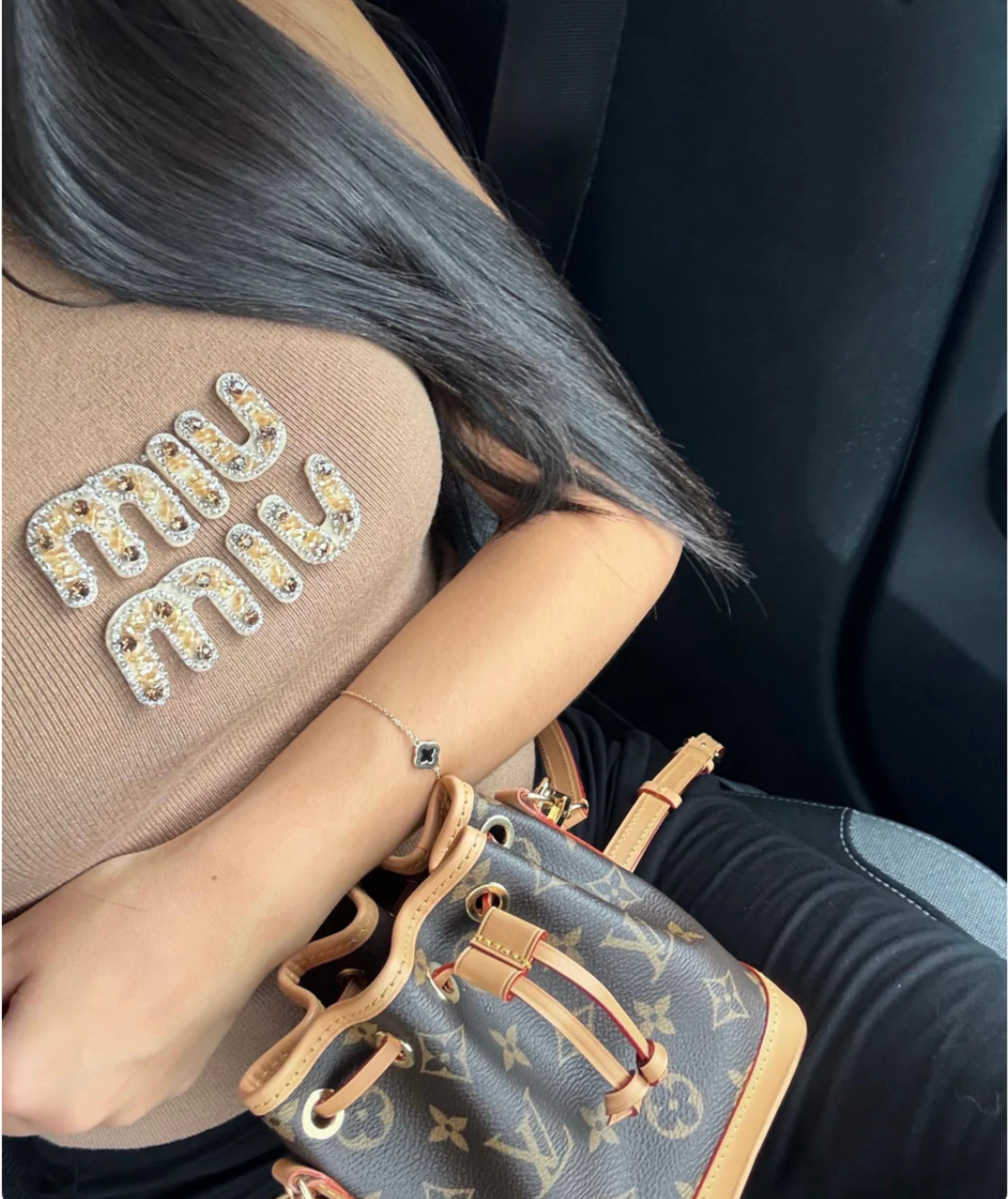 TOP MIU MIU MARRON AVEC LOGO BRODÉ DORÉE