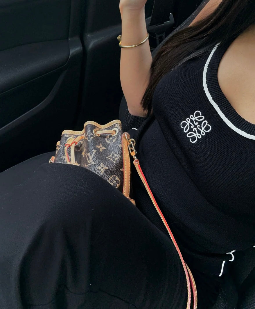 TOP LOEWE NOIR AVEC BORDURES BLANCHES
